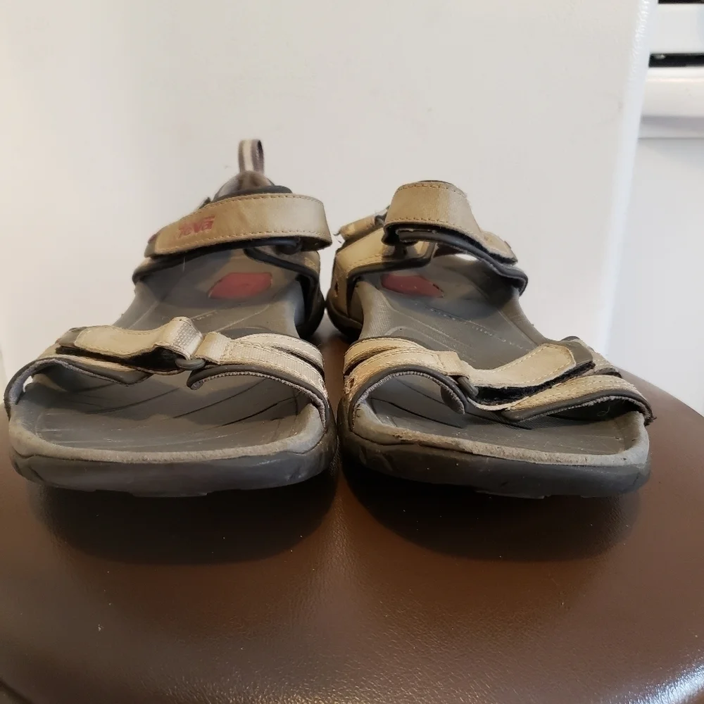 Teva Men's 9 Slingback Sandals Tan Anatomic Footbed Hook Loop Outdoors Hike EUC